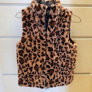 Girls Reversible Leopard Print or Black Puffer Vest Size Small. The Buckle.